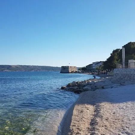 Royal Blue House 3 Kastela