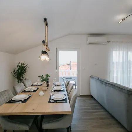 Royal Blue House 3 Kaštela